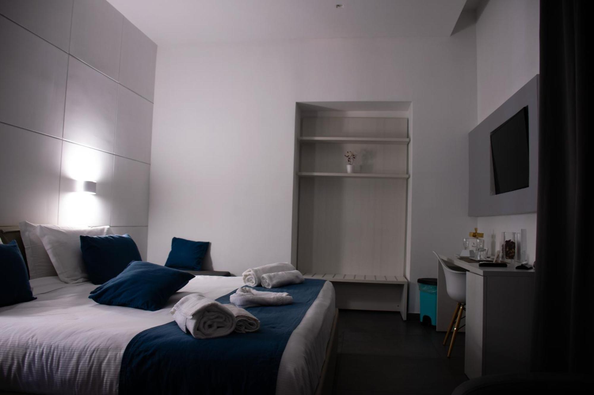 Megaris Luxury Suite Rooms เนเปิลส์ ภายนอก รูปภาพ